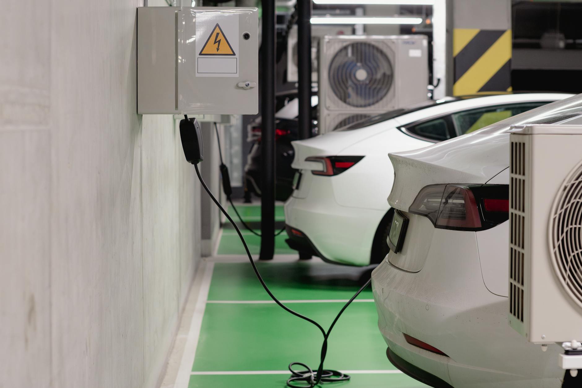 Elbil på opladning hos Au2Opel